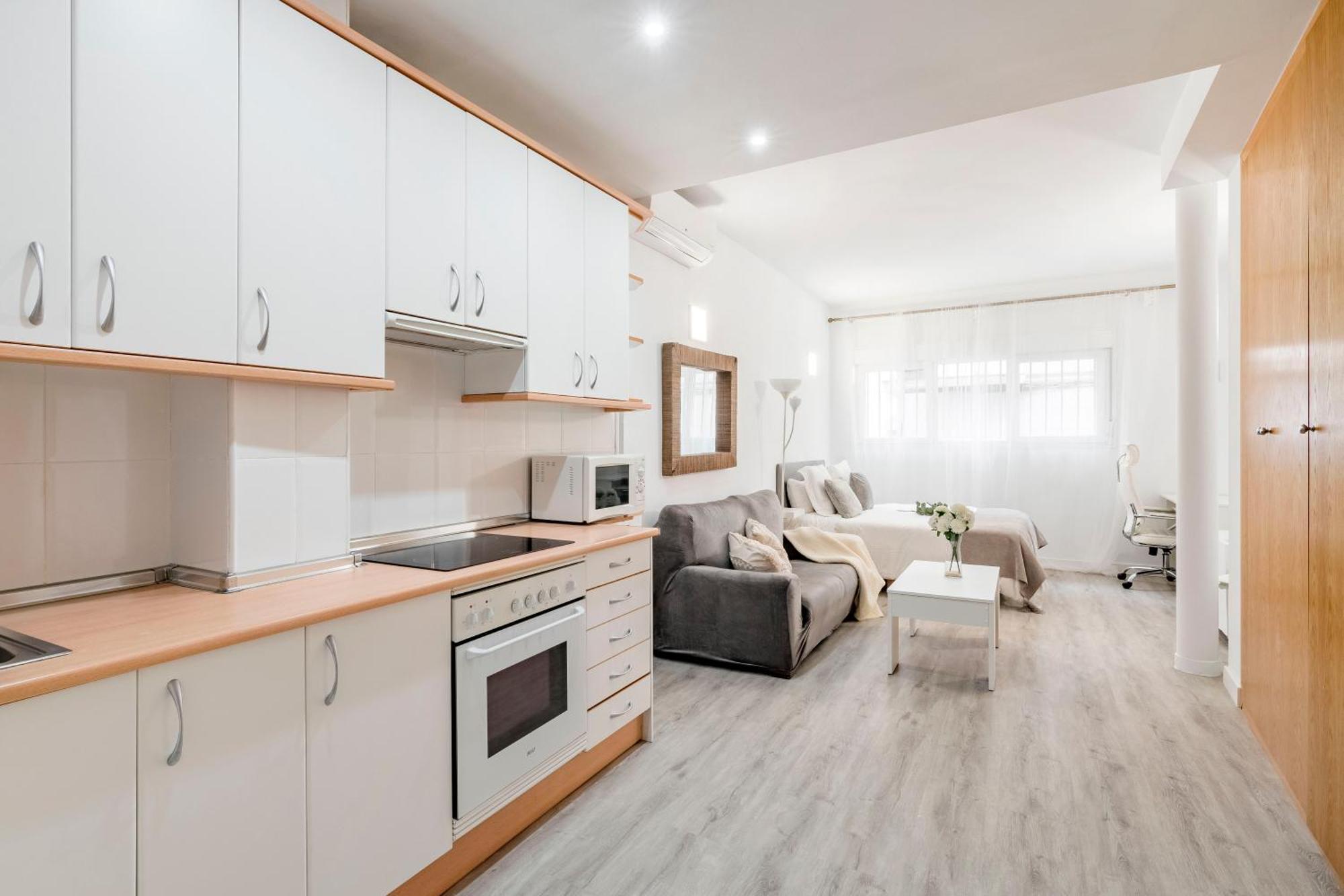 Charming Studio Avenida America Мадрид Екстериор снимка