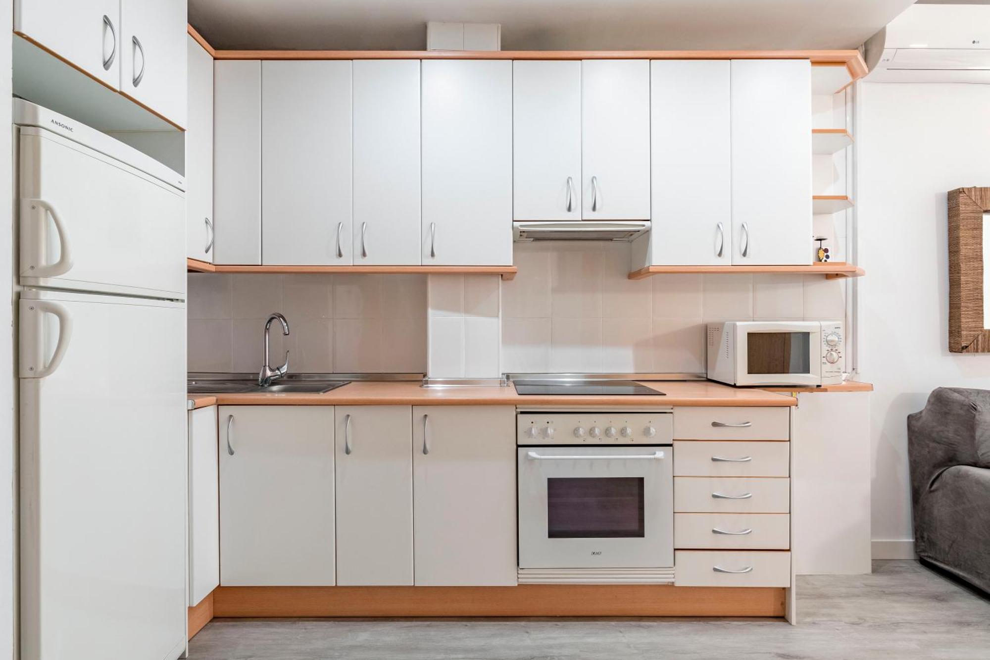 Charming Studio Avenida America Мадрид Екстериор снимка