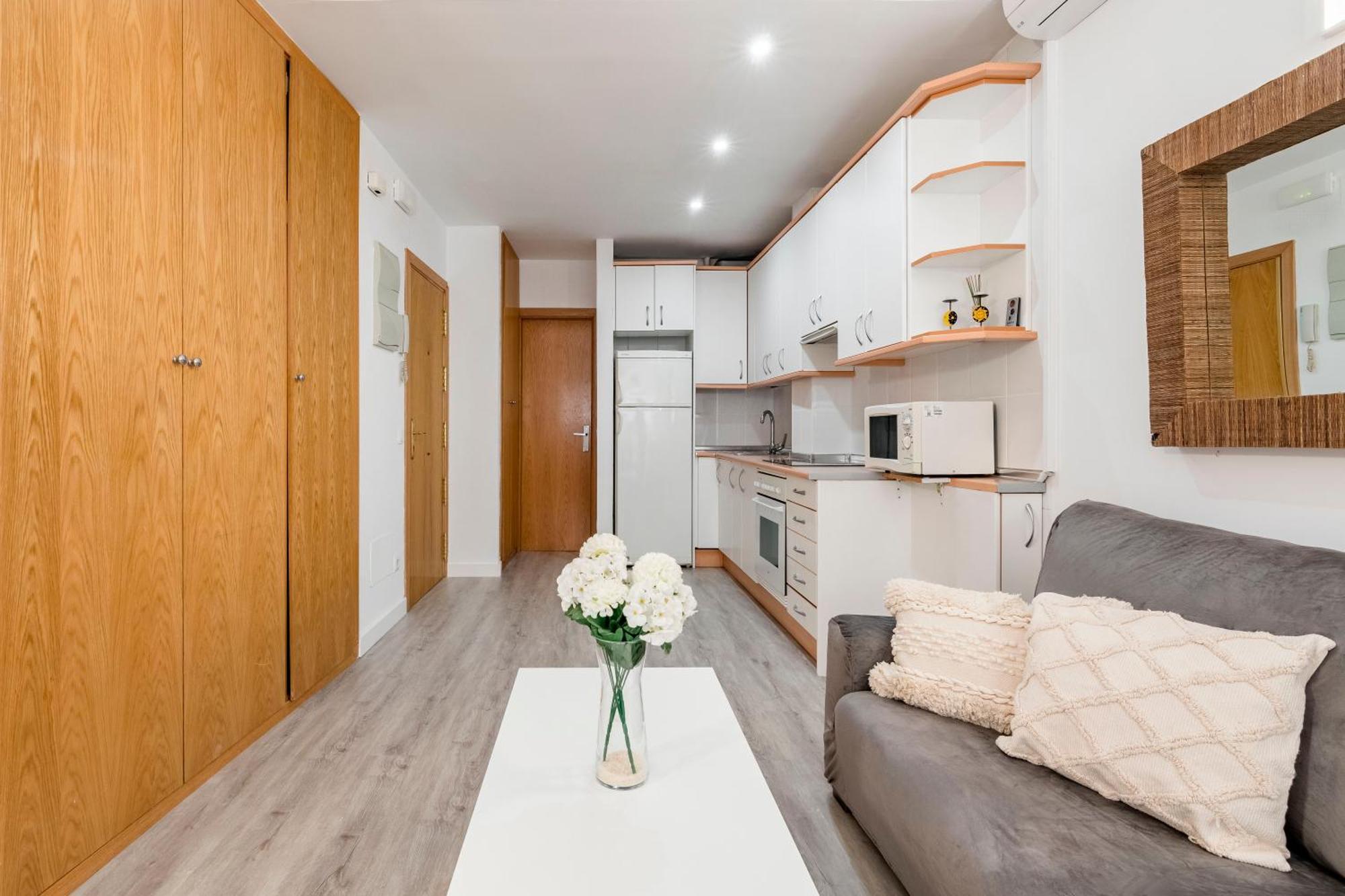 Charming Studio Avenida America Мадрид Екстериор снимка